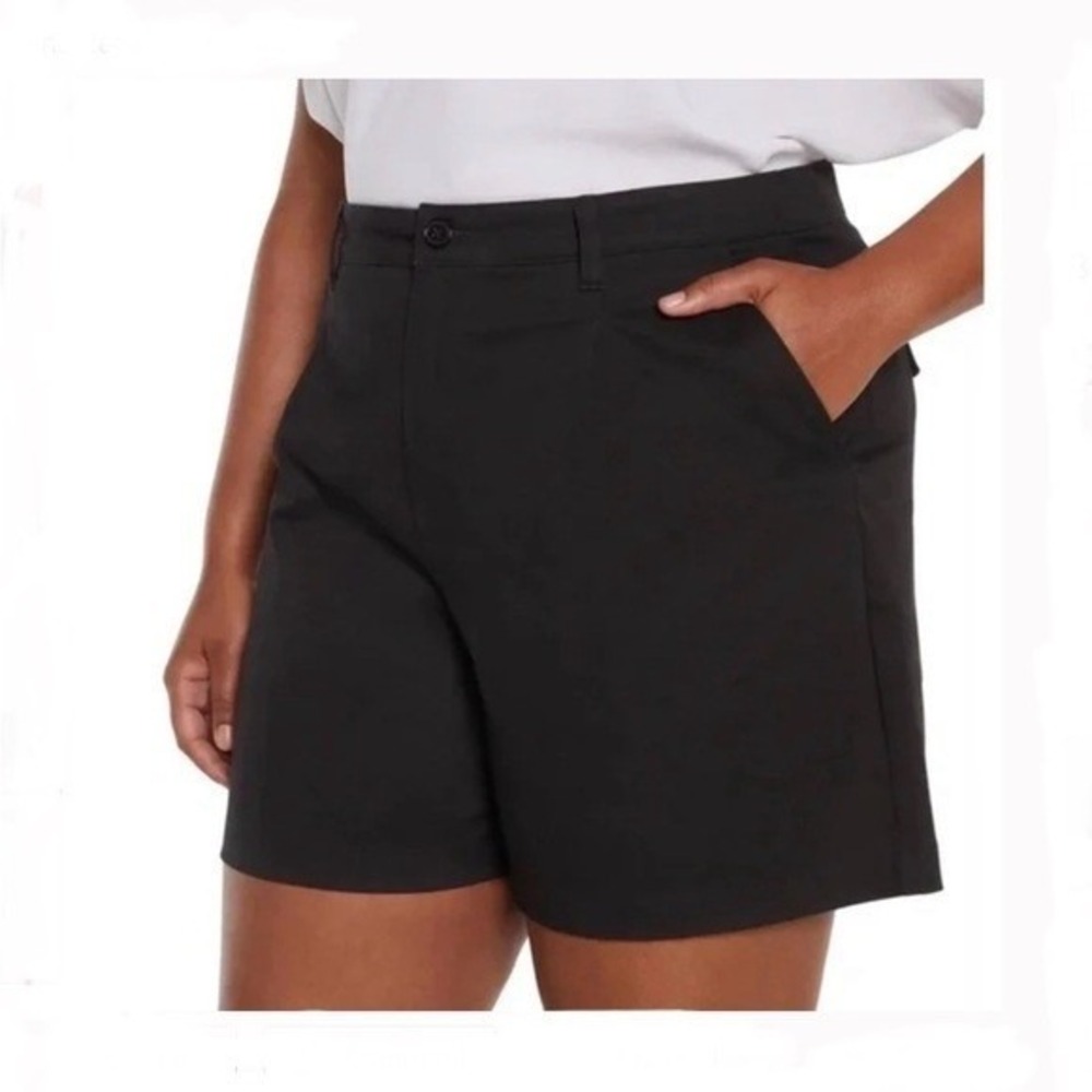 Banana Republic Women's Size 6 Black Pleated Front‎ Shorts New with Tags!